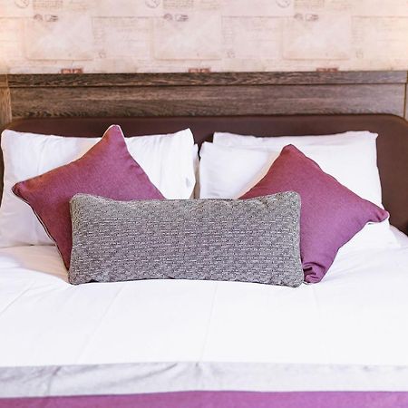 The Bull Hotel Stony Stratford Eksteriør billede